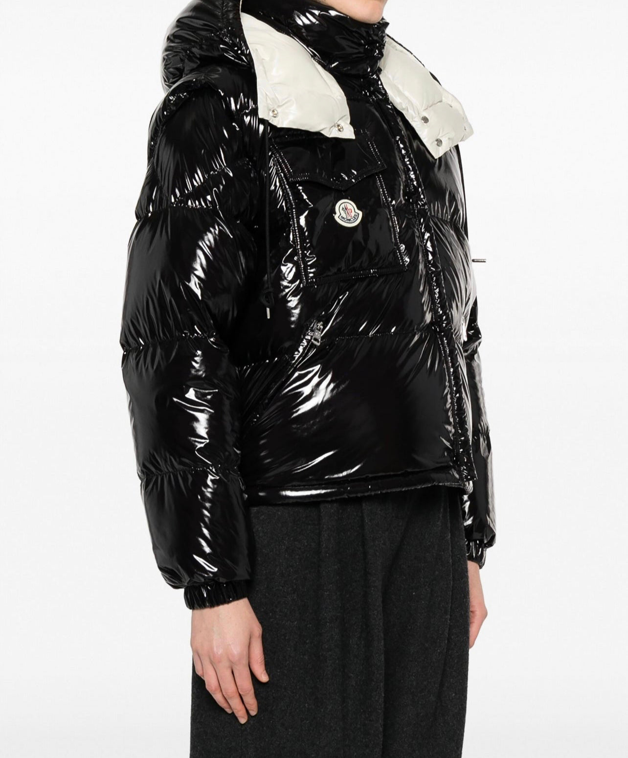 GIUBBOTTO MONCLER DONNA NERO CORTO LUCIDO LOGO PETTO