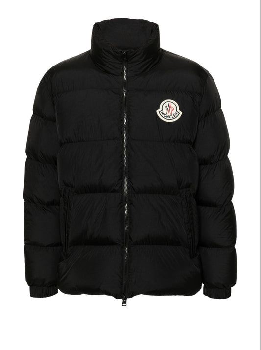 MONCLER UOMO NERO LOGO PETTO