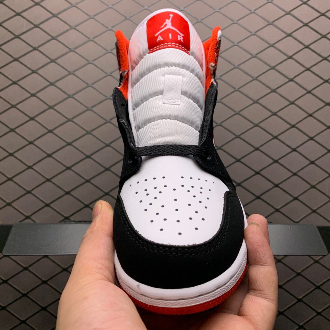 JORDAN 1 MID