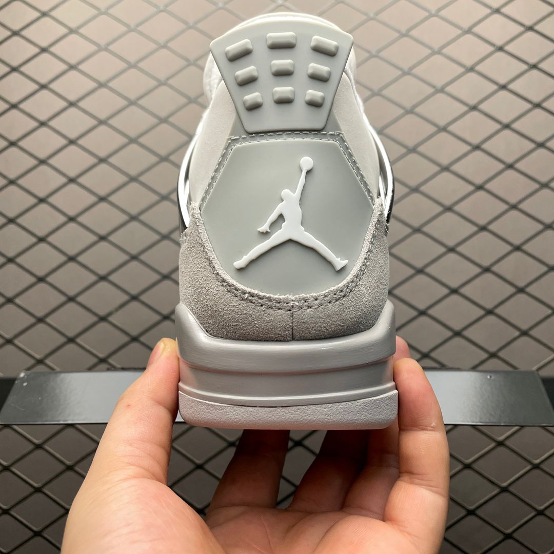 JORDAN 4